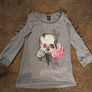 Off shoulder Skull and Rose shirt